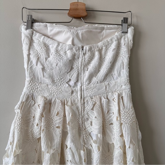 Sans Souci-Floral Appliqué Off White/Cream Strapless Mini Dress (Size:Medium) - Picture 4 of 9